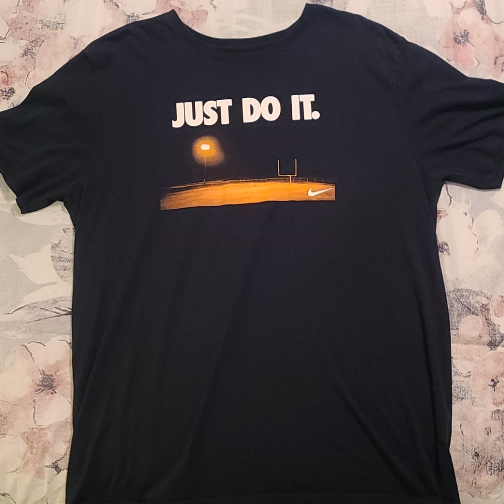 nike tshirt